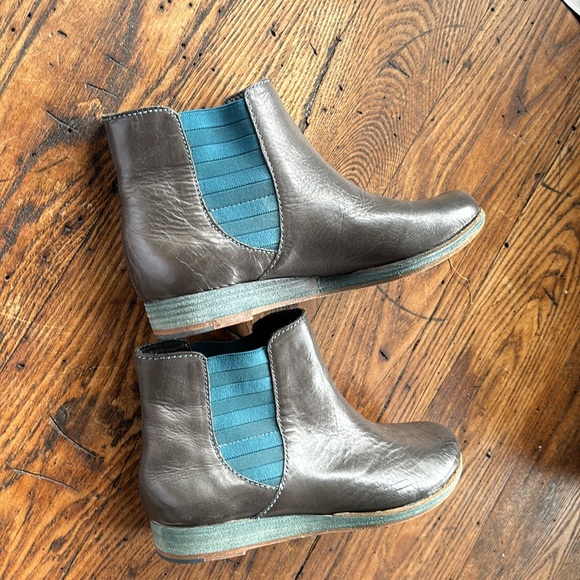 Size 7 Eu 38 Kork Ease Grey and Teal leather Ankle Boots Flats - Picture 10 of 10